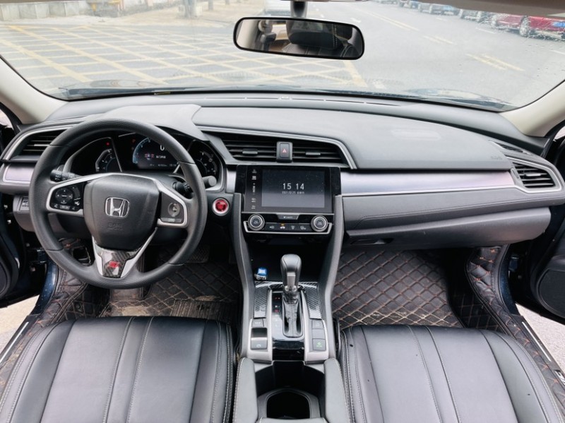 东莞17年本田思域6