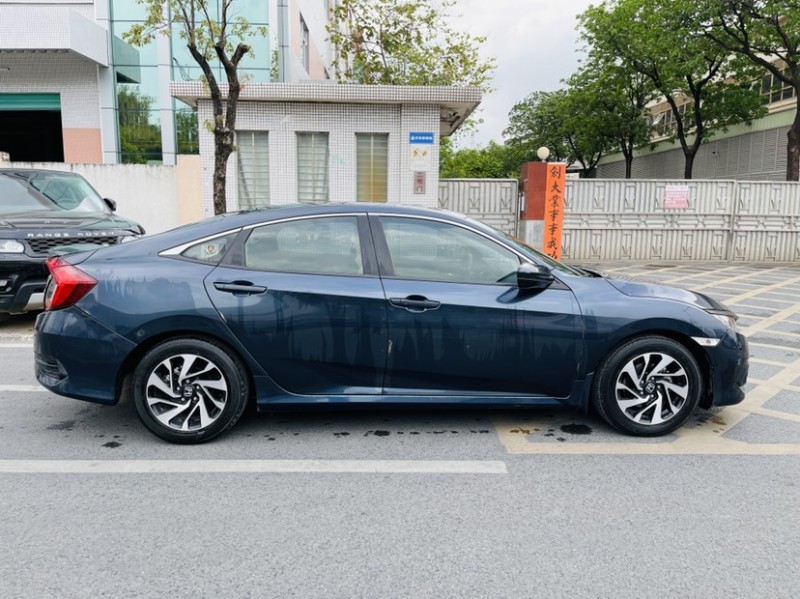 东莞17年本田思域4