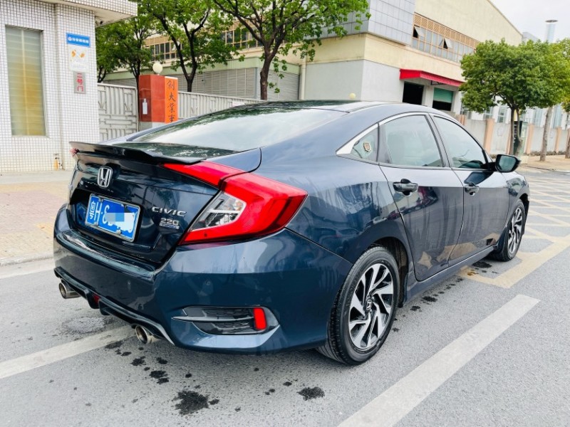 东莞17年本田思域1