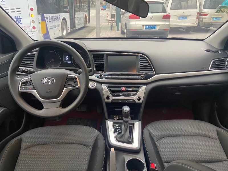 广州17年现代领动8