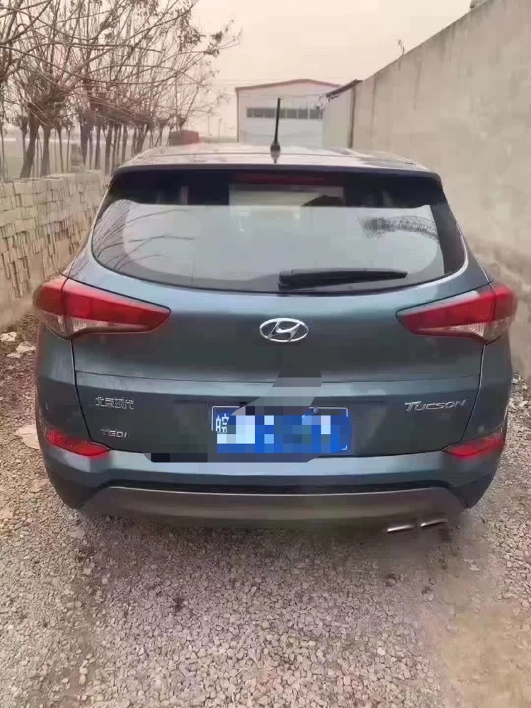 保定16年现代途胜4