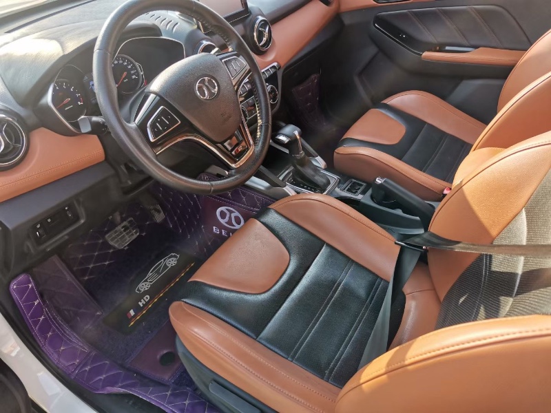 保定18年北汽绅宝X352