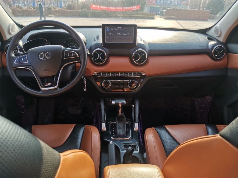 保定18年北汽绅宝X351