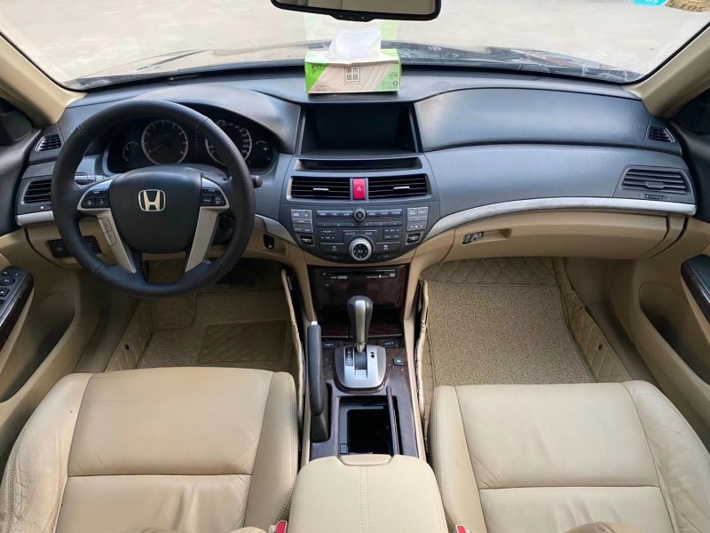 济宁08年本田雅阁7