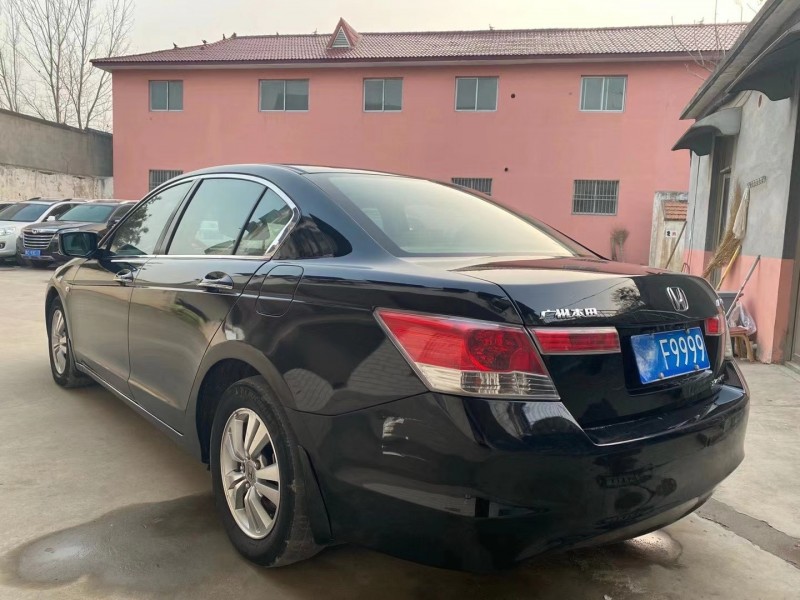 济宁08年本田雅阁8