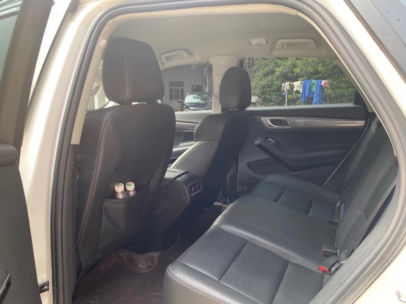 成都19年众泰SR76