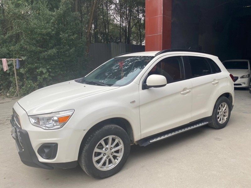 成都14年三菱劲炫2