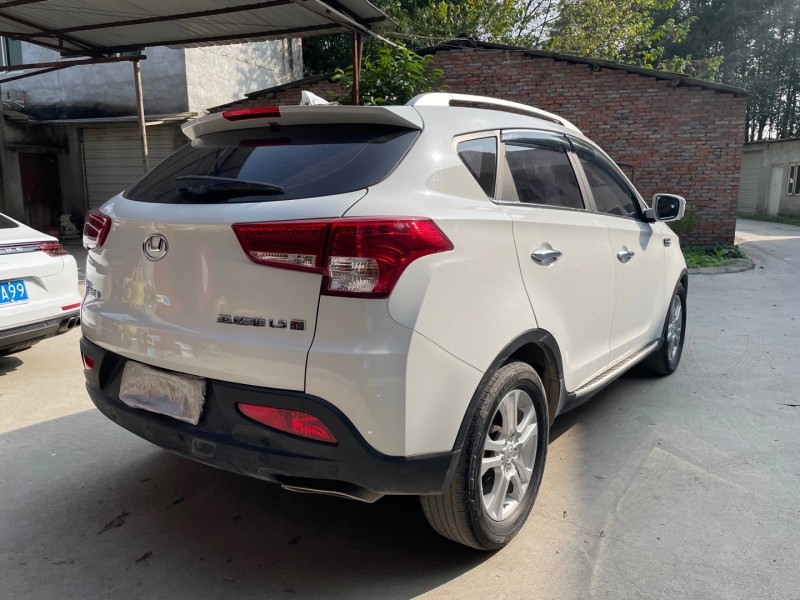 成都16年华泰圣达菲8