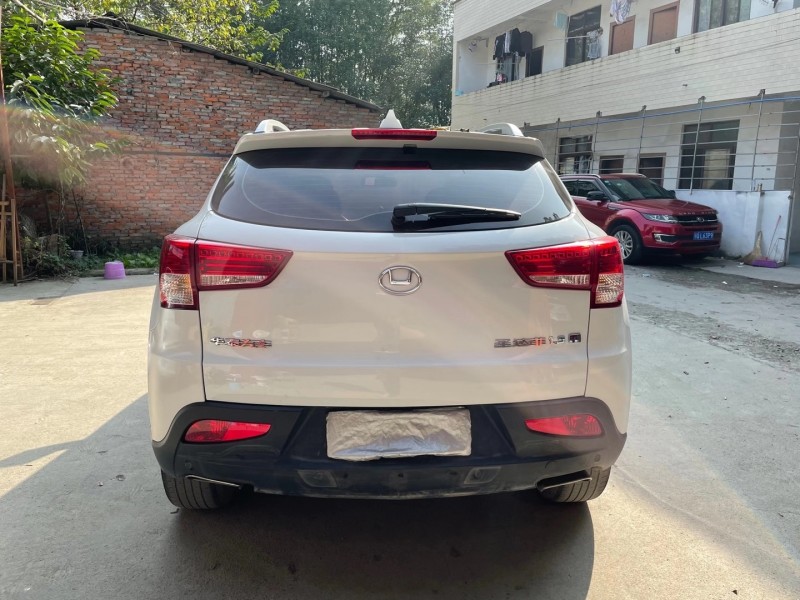 成都16年华泰圣达菲9