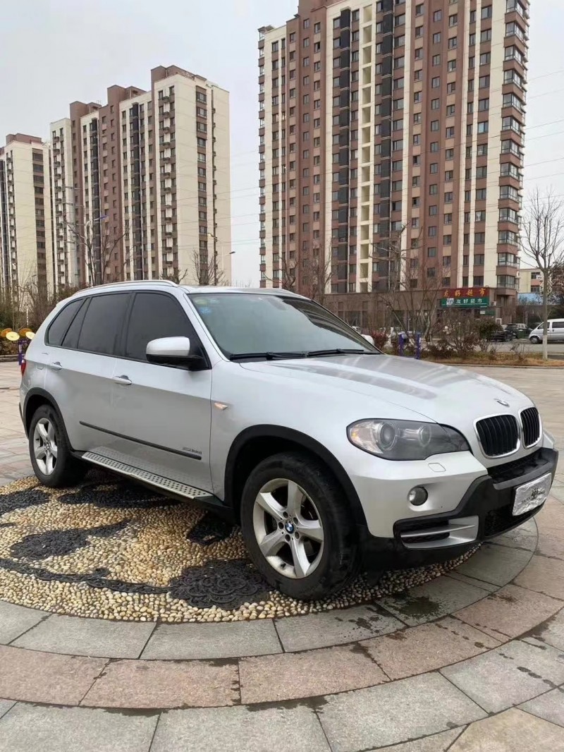 济宁10年宝马X53