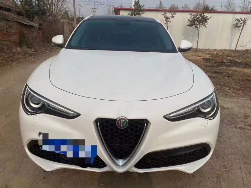 郑州19年阿尔法·罗密欧Stelvio9