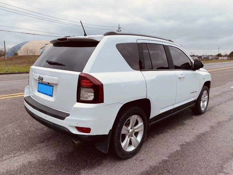 嘉興15年Jeep指南者1