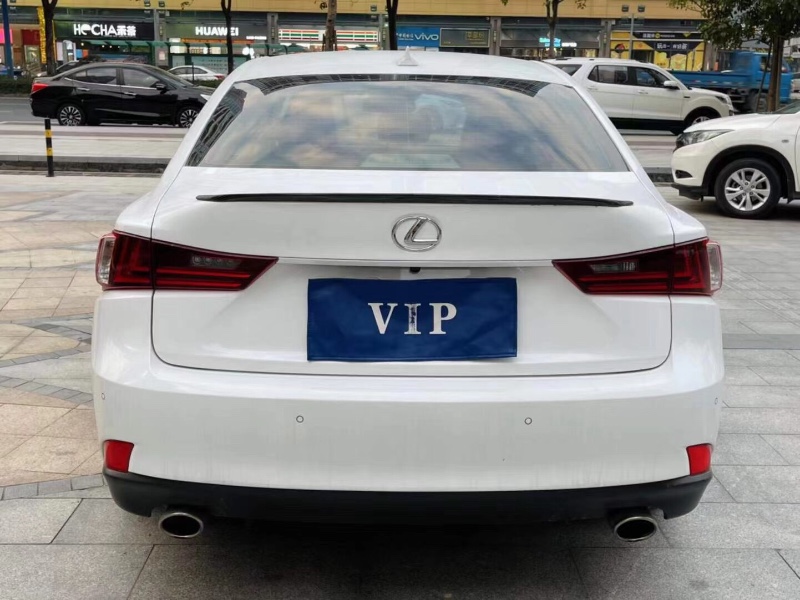 佛山16年雷克萨斯IS7