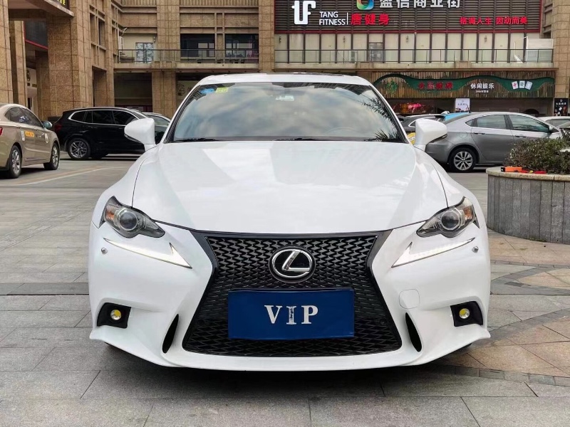 佛山16年雷克萨斯IS6