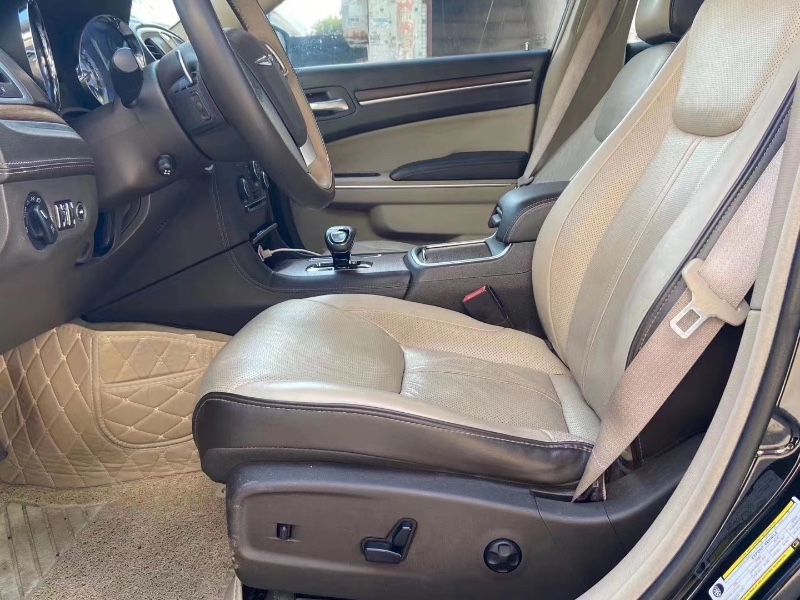 珠海12年克萊斯勒300C6