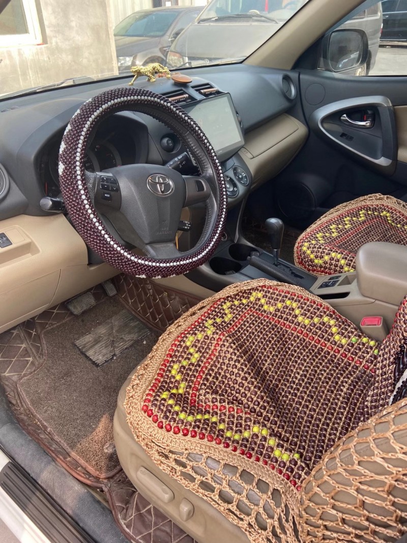 青岛12年丰田RAV45