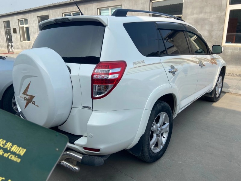 青岛12年丰田RAV47
