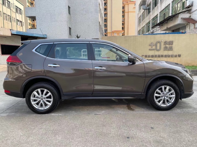 中山20年日产奇骏3