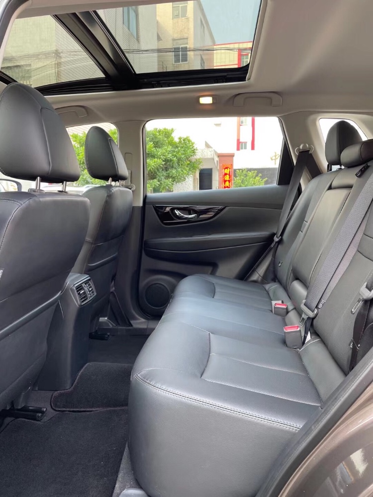 中山20年日产奇骏5