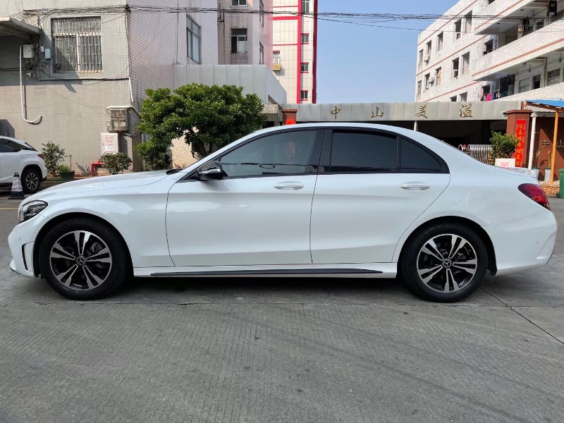 中山19年奔驰C7