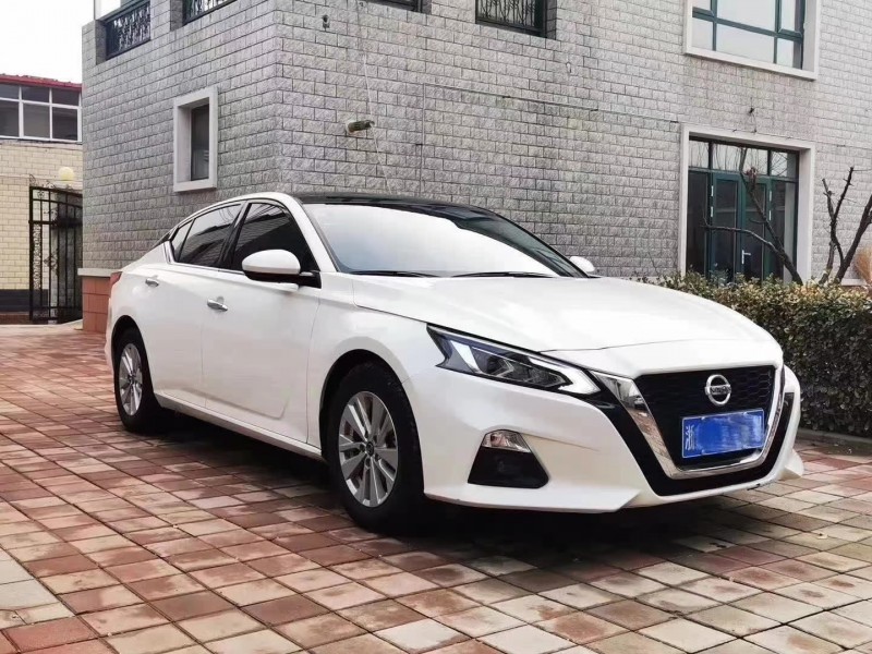 保定20年日产天籁3