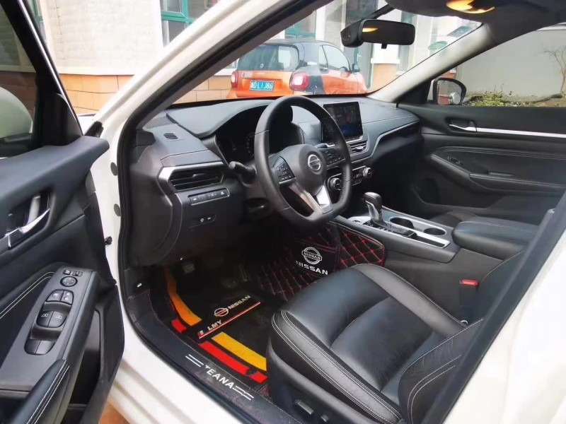 保定20年日产天籁9