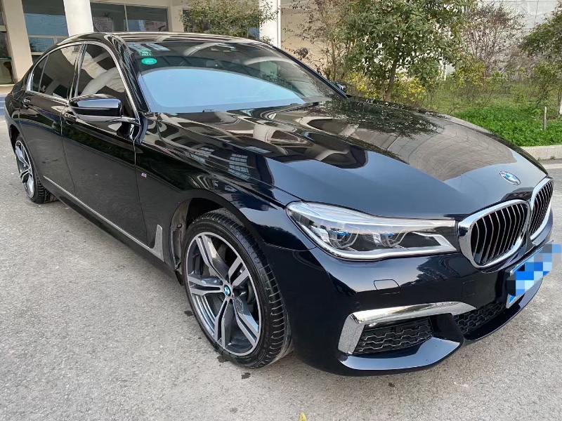 成都19年宝马7系3