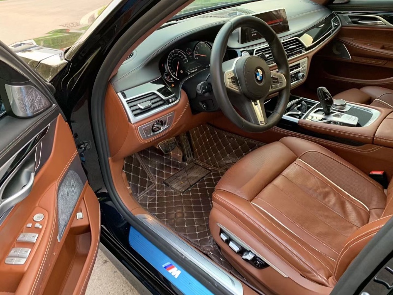 成都19年宝马7系4