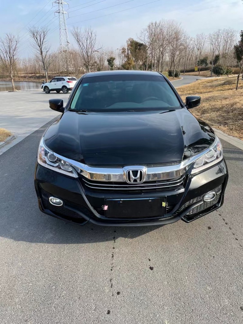 徐州17年本田雅阁1