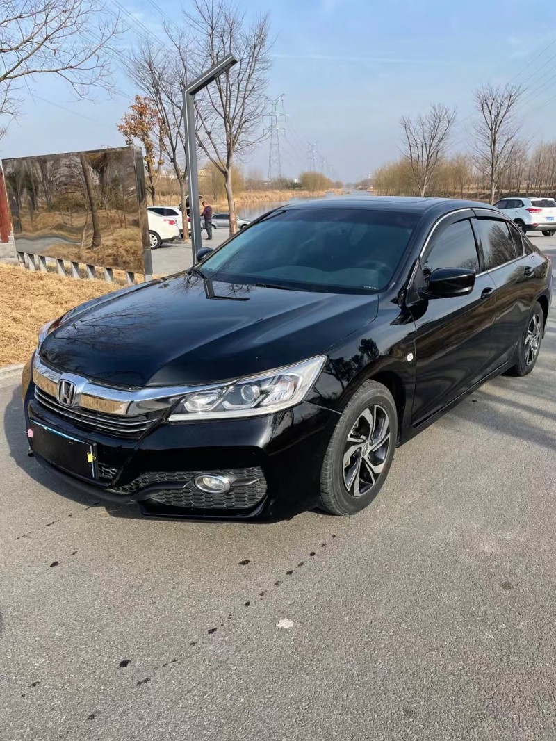 徐州17年本田雅阁3