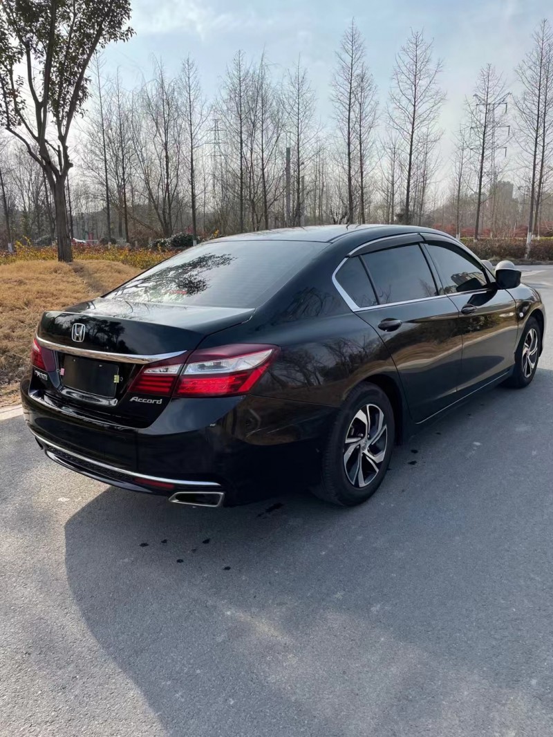 徐州17年本田雅阁6