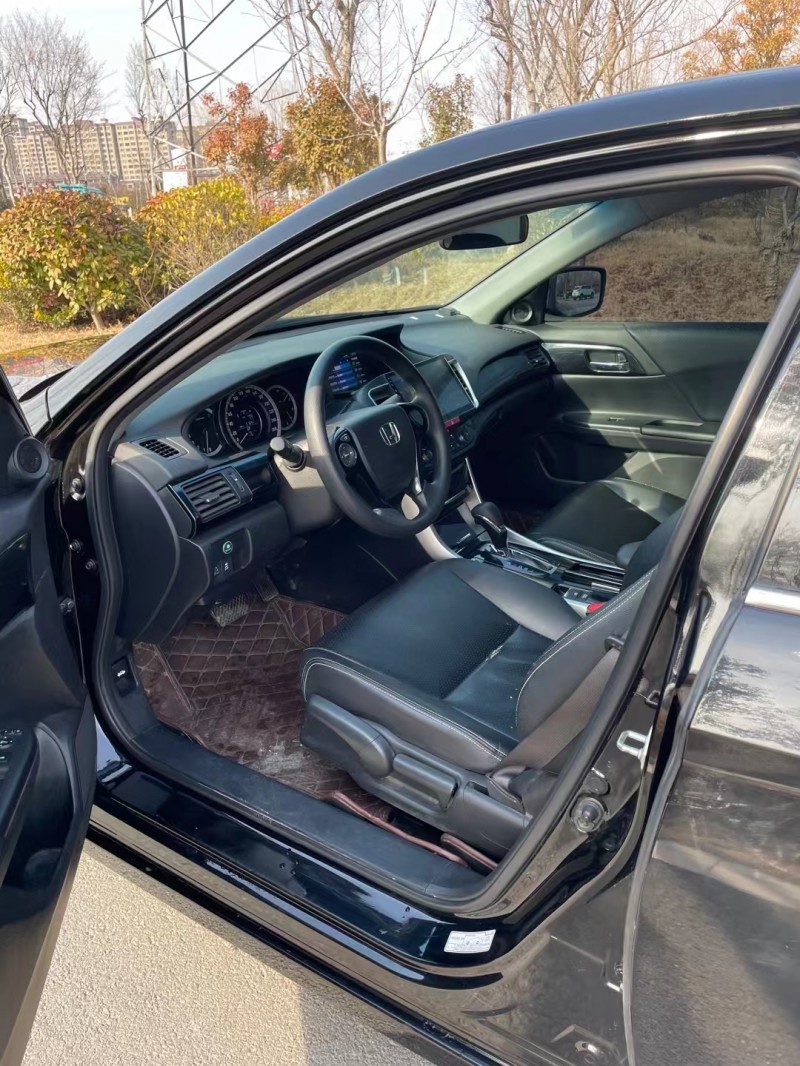 徐州17年本田雅阁7