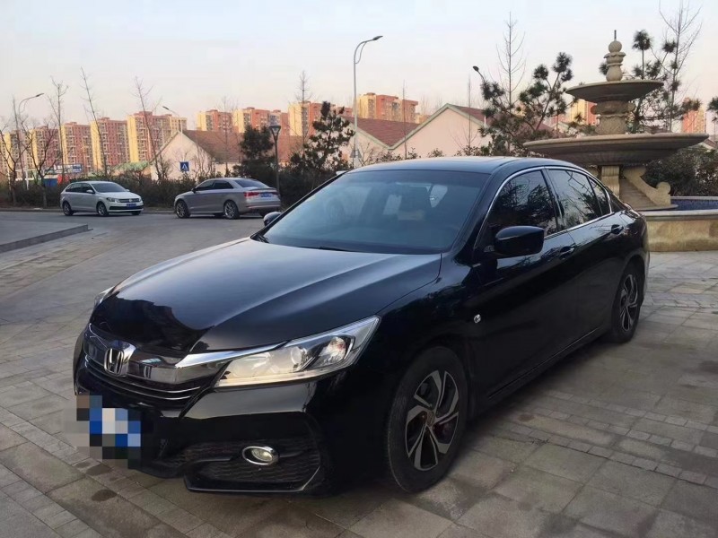 枣庄17年本田雅阁2