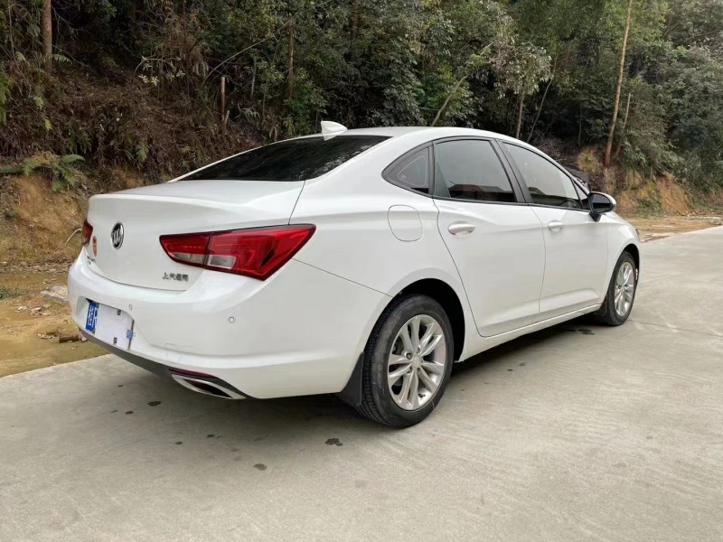 江门19年别克威朗8