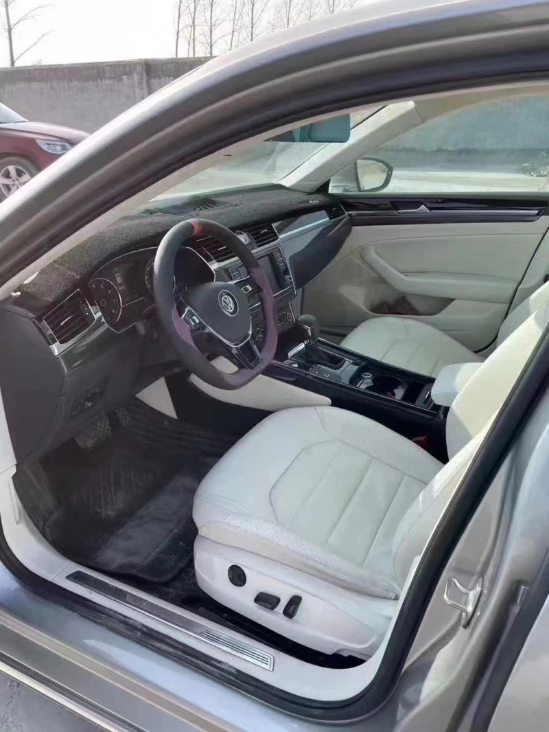 北京18年大众辉昂8