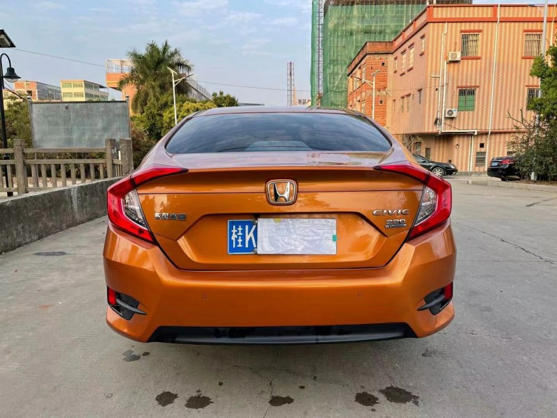 东莞18年本田思域8