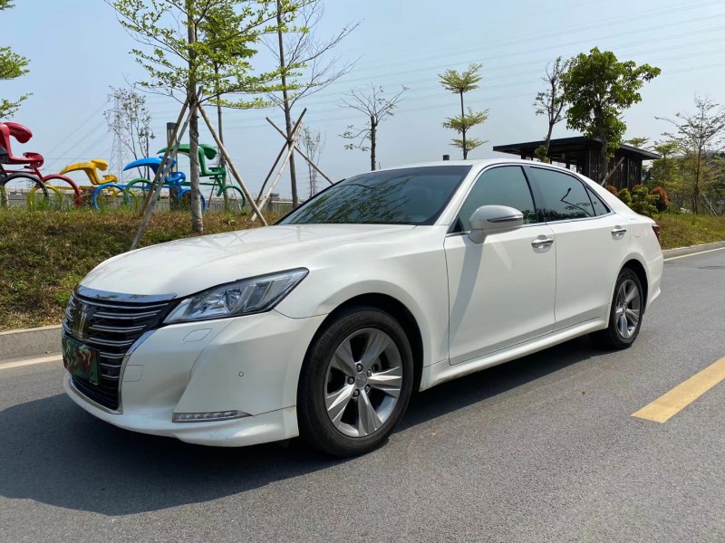 东莞16年丰田皇冠3