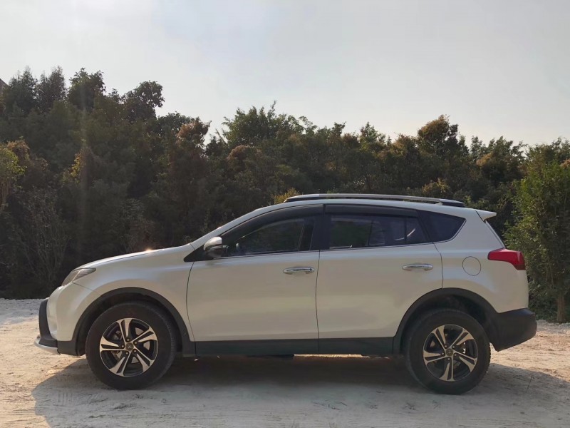 广州15年丰田RAV4荣放7