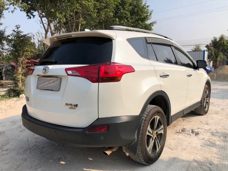 广州15年丰田RAV4荣放9