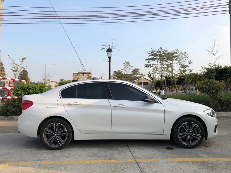广州20年宝马1系7