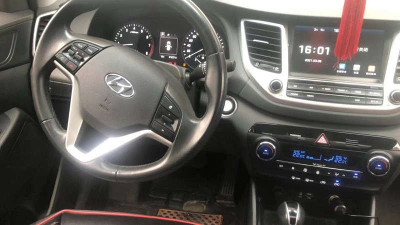 武汉16年现代途胜5