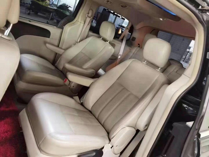 保定16年克莱斯勒大捷龙4