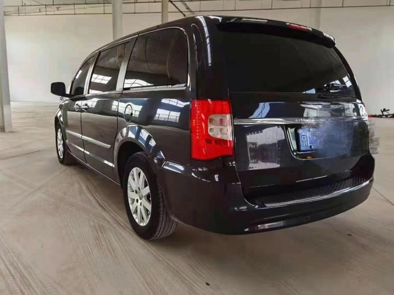 保定16年克莱斯勒大捷龙7