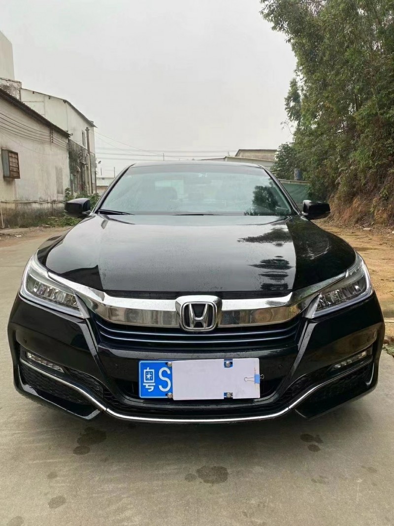 江门17年本田雅阁1