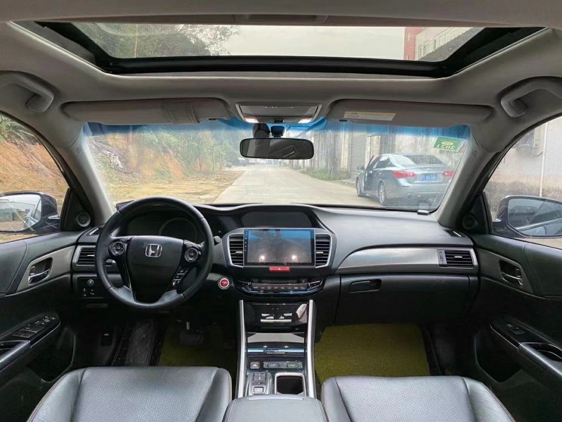 江门17年本田雅阁3