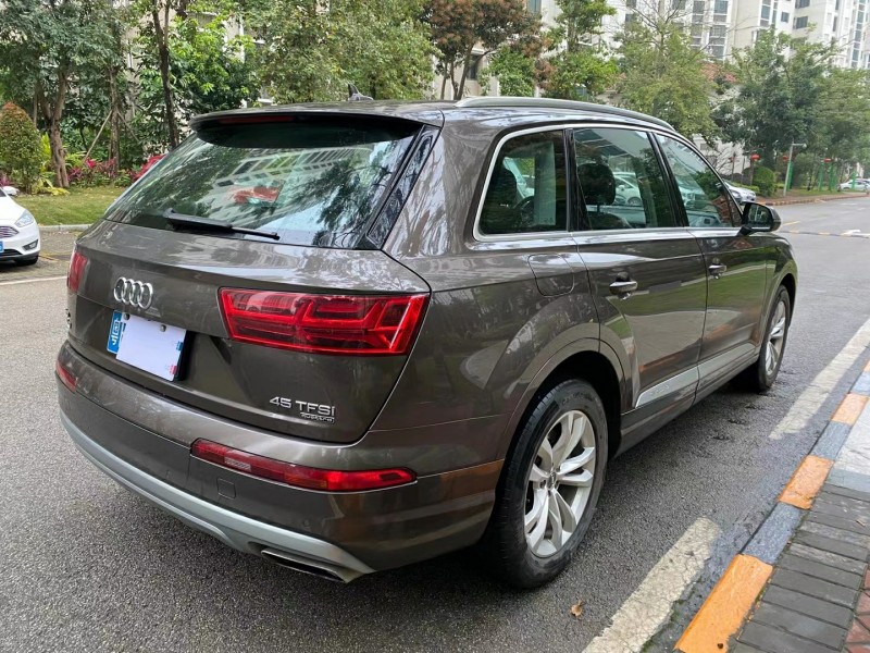 珠海16年奧迪Q75
