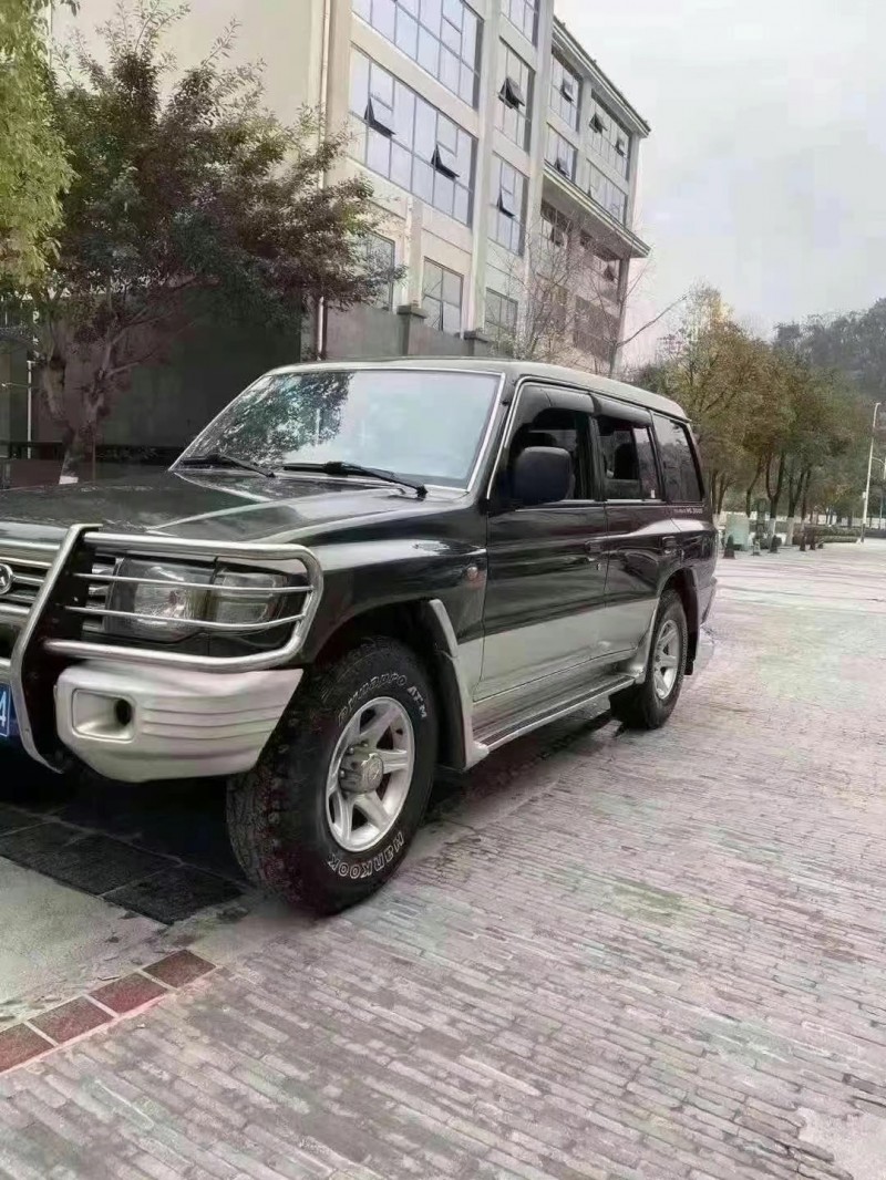 成都15年獵豹汽車黑金剛2