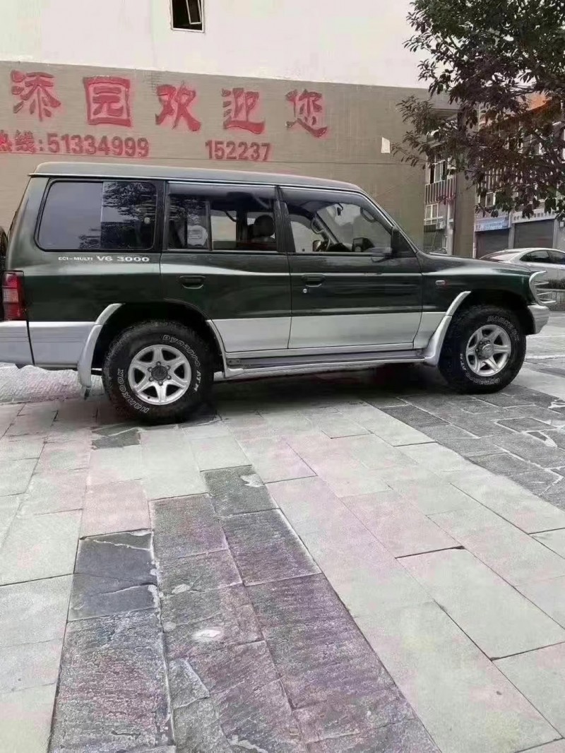 成都15年獵豹汽車黑金剛3
