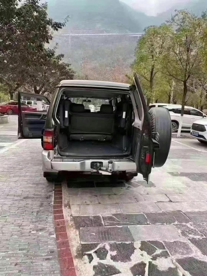 成都15年獵豹汽車黑金剛7