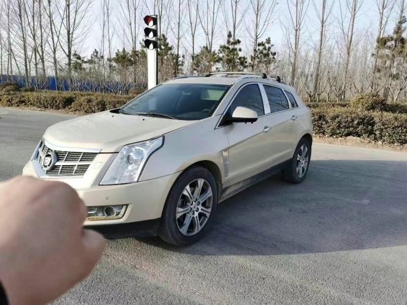 邵阳12年凯迪拉克SRX2